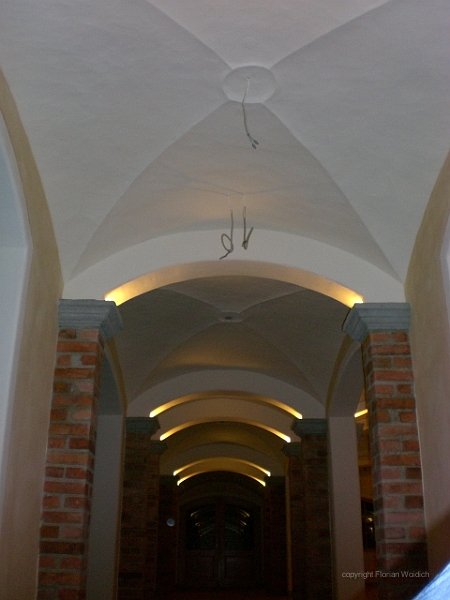 Weinlager-Kreuzgewoelbe_5.JPG