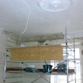 7.Stuck-Muenchen -Steinsdorferstr.12 -Freilegearbeiten